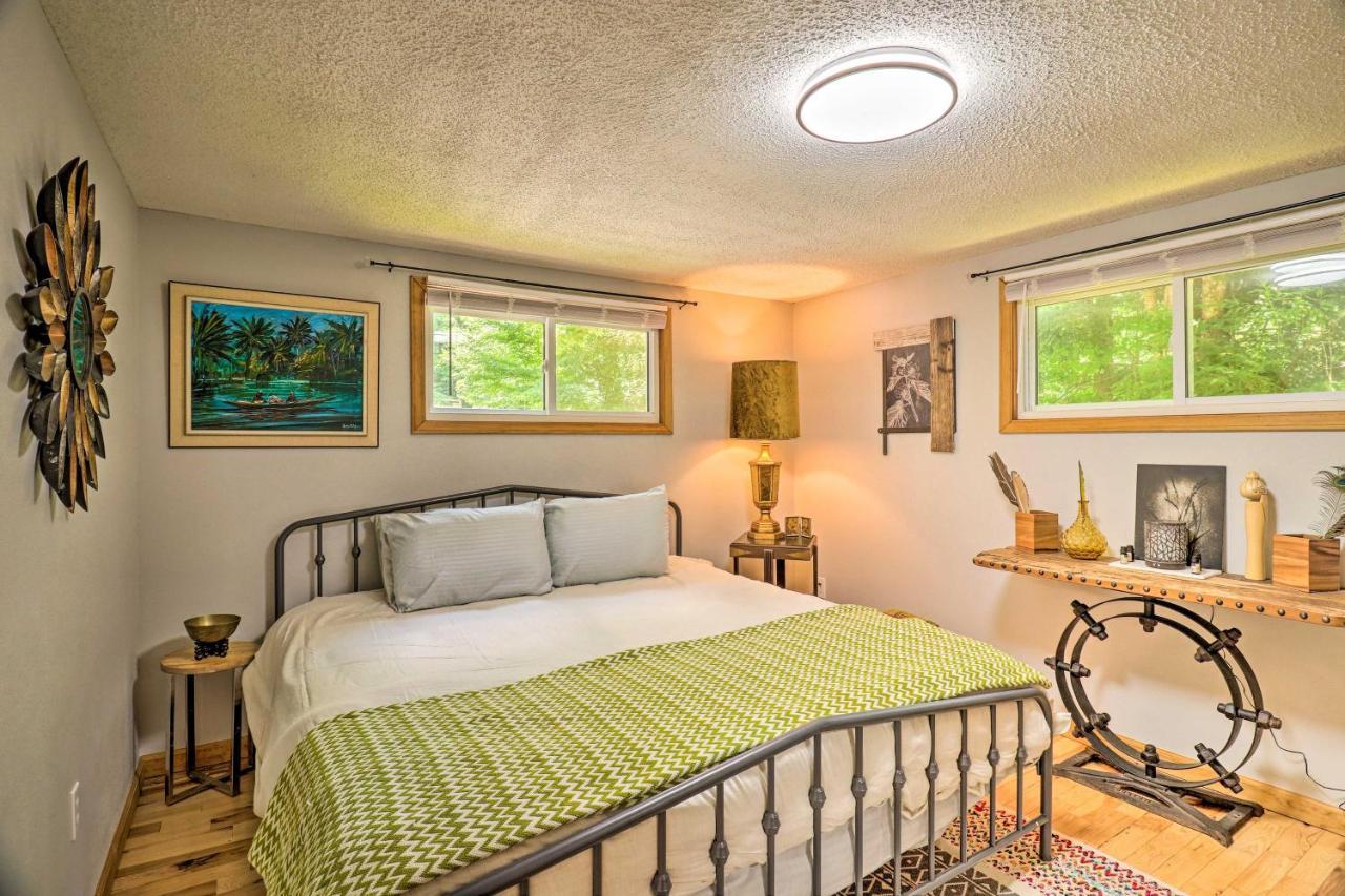 Vintage Creekside Cottage With Hot Tub And Grill! Maggie Valley Exterior foto